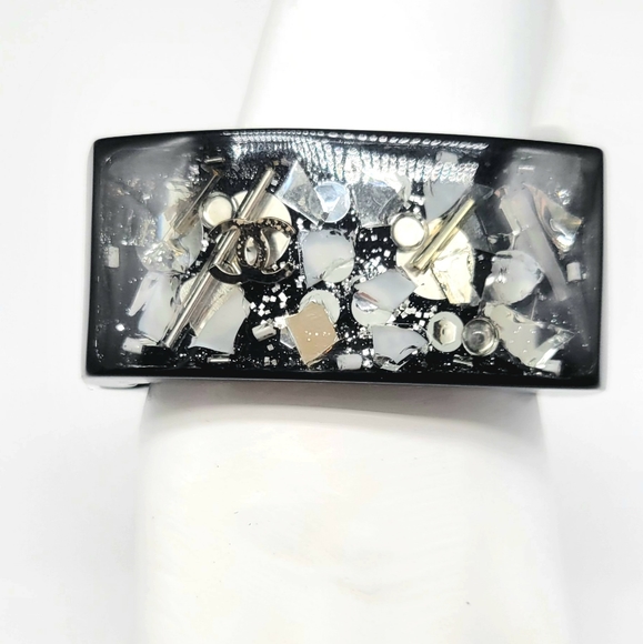 Chanel 2009 Black Resin Rectangular Hinged Bangle with Silver Beads and Glass - Picture 5 of 12